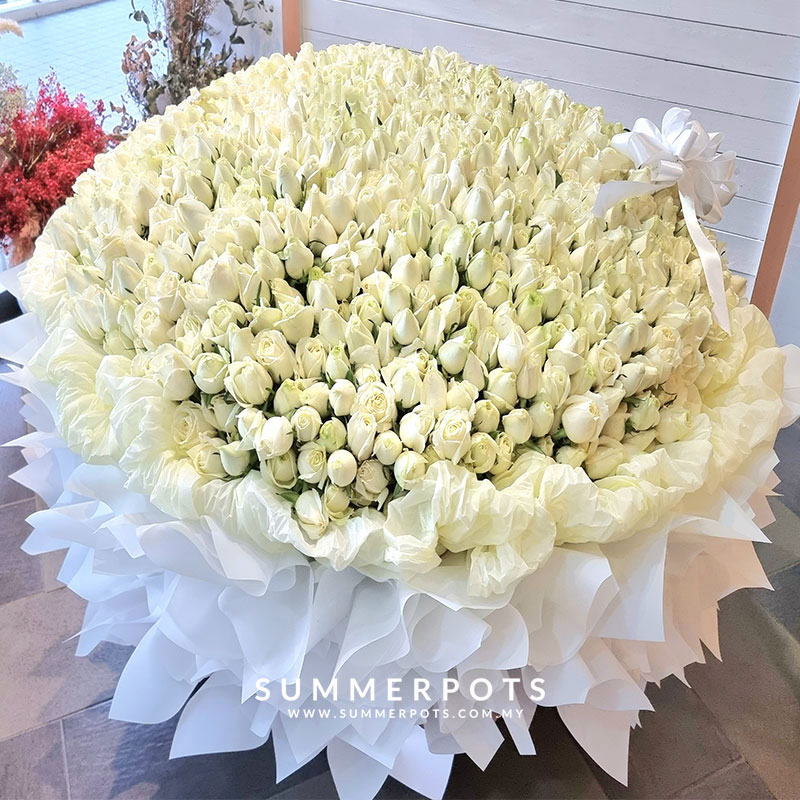 999 White Roses Bouquet 541